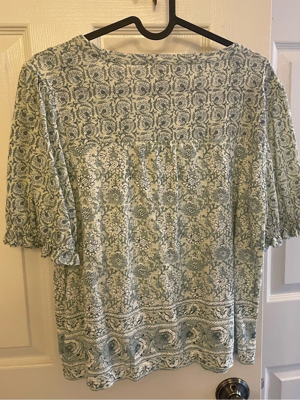 Lucky brand short sleeve green floral top size S, like new - Picture 3 of 3
